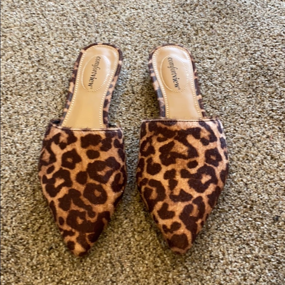 Leopard mules